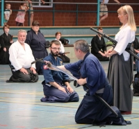 Ohtani Sensei zieht sein Schwert ansatzlos mit enormer Schnelligkeit