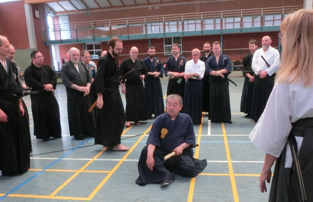 Ohtani Sensei lehrt Oku-Iaido-Techniken